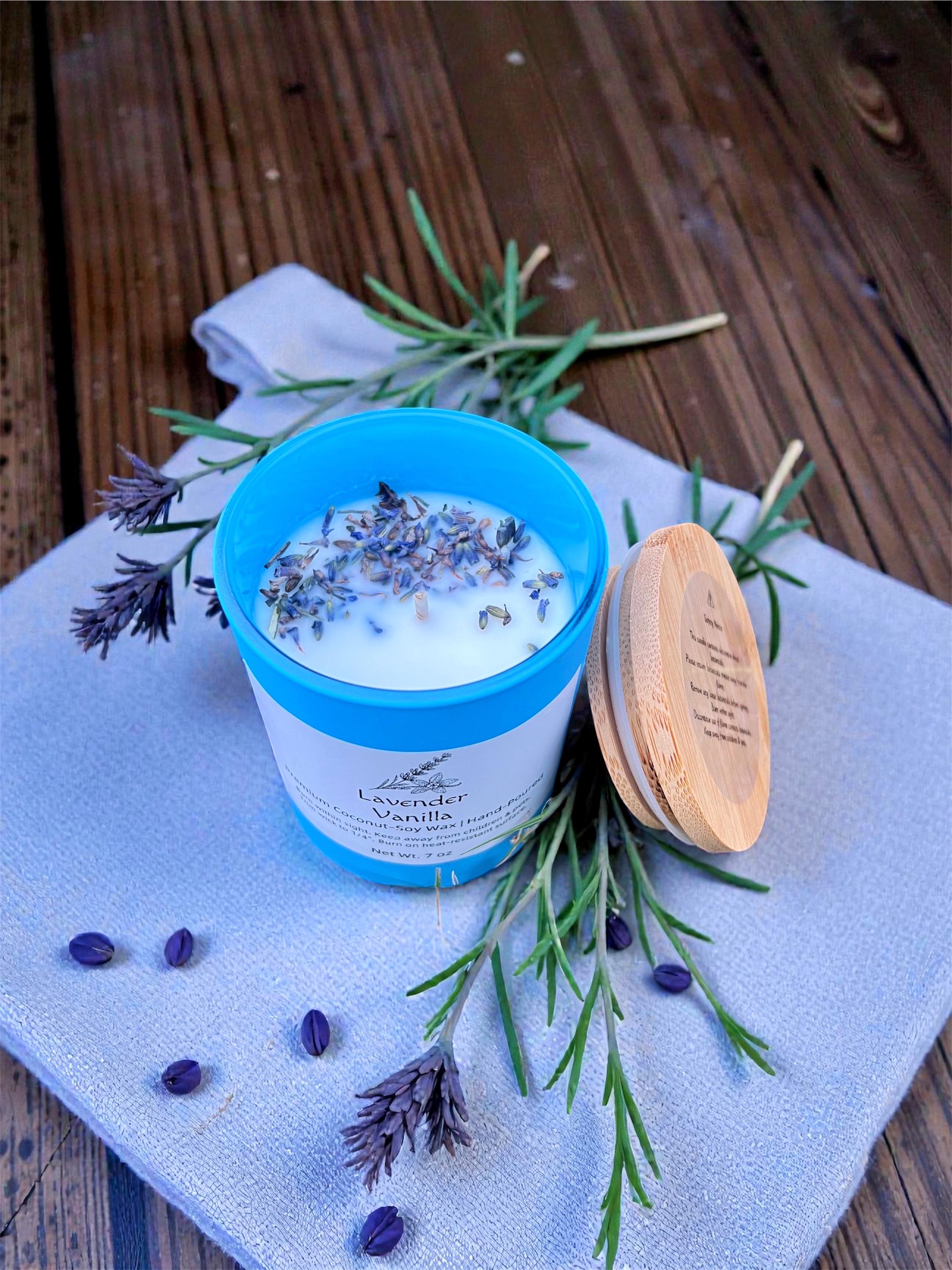 Handmade soy candle with an even melt pool showing the correct way to prevent candle tunneling