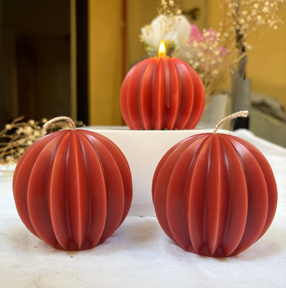 Ribbed Sphere Candle