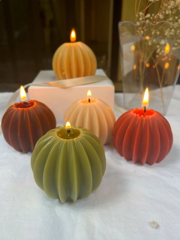 Ribbed Sphere Candle